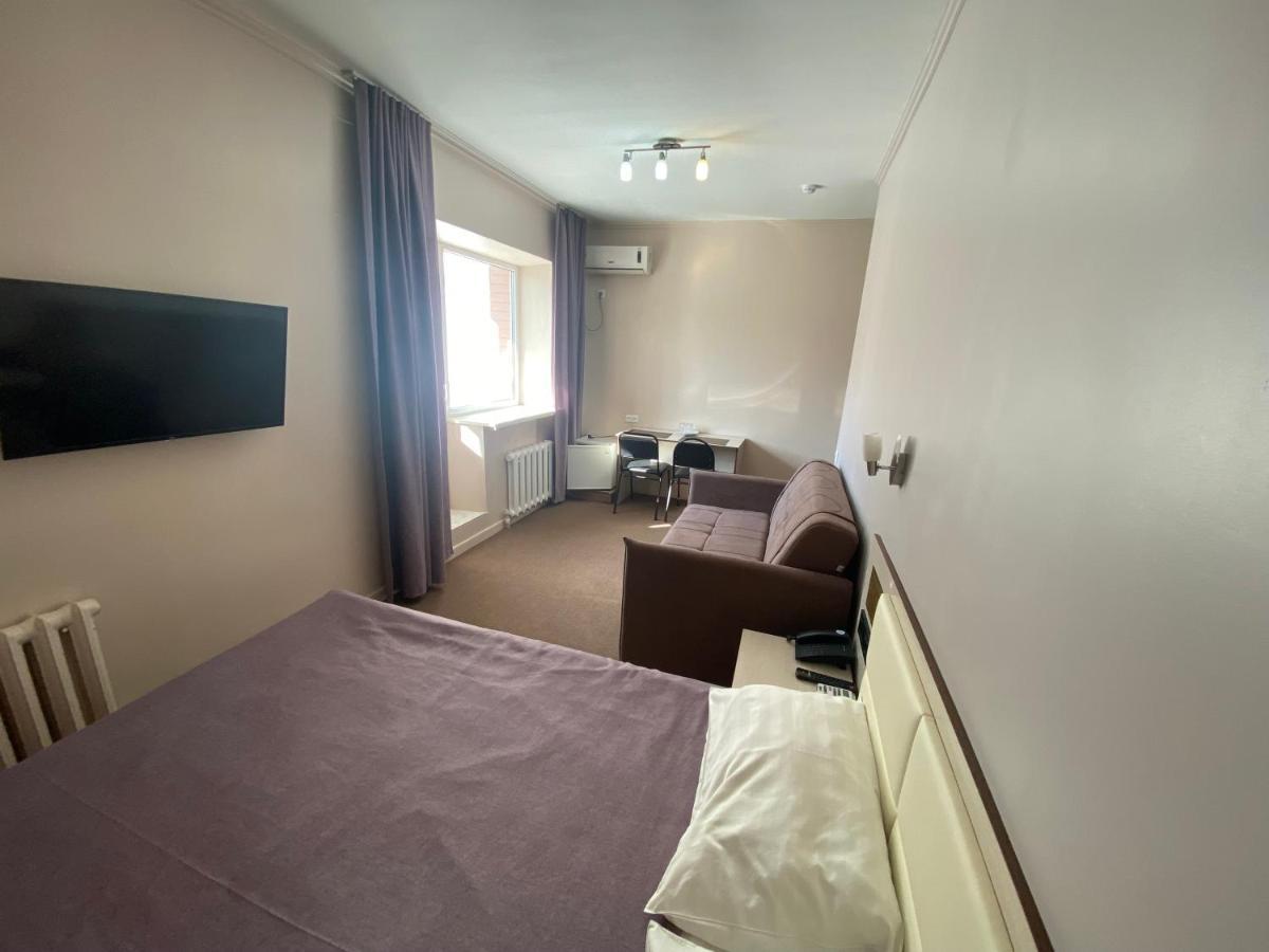 Ulpan Mini Hotel Akmola Esterno foto
