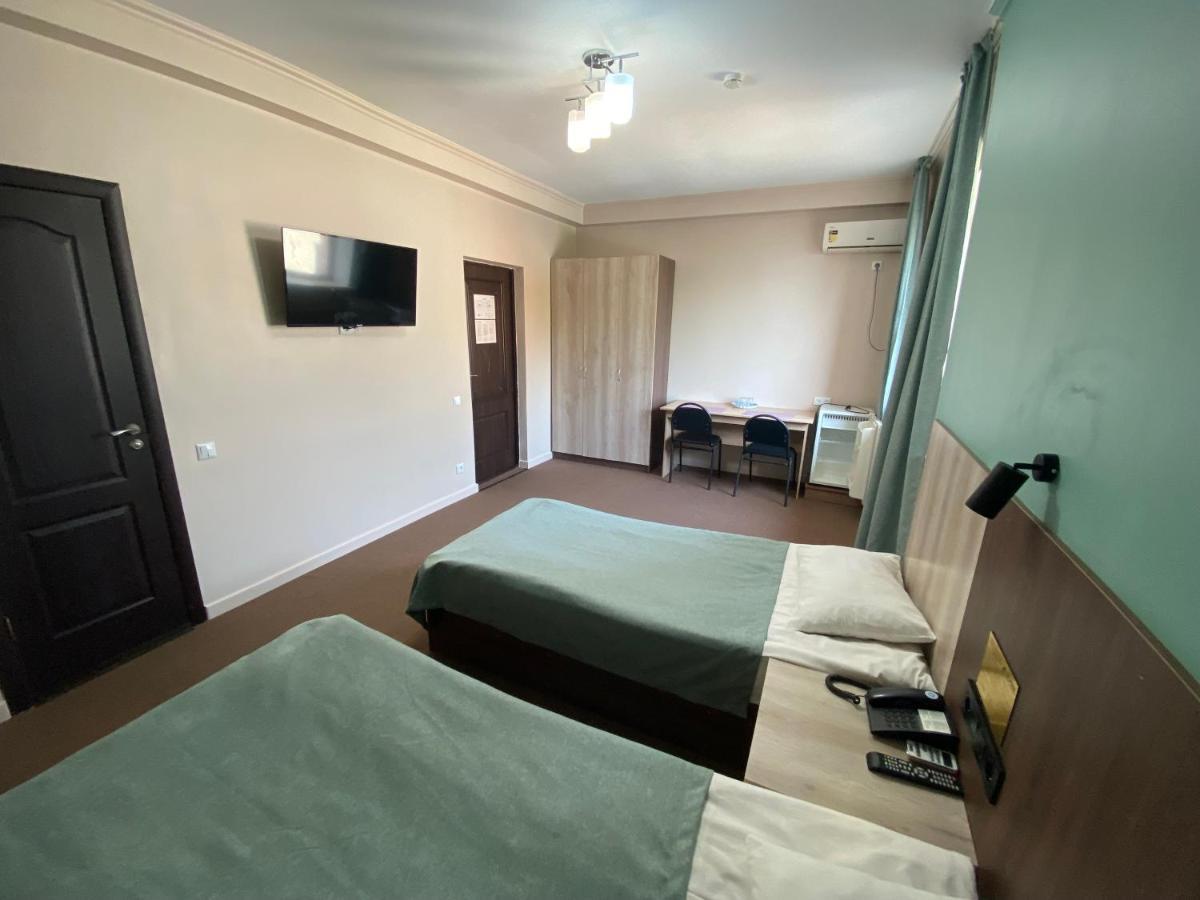 Ulpan Mini Hotel Akmola Esterno foto