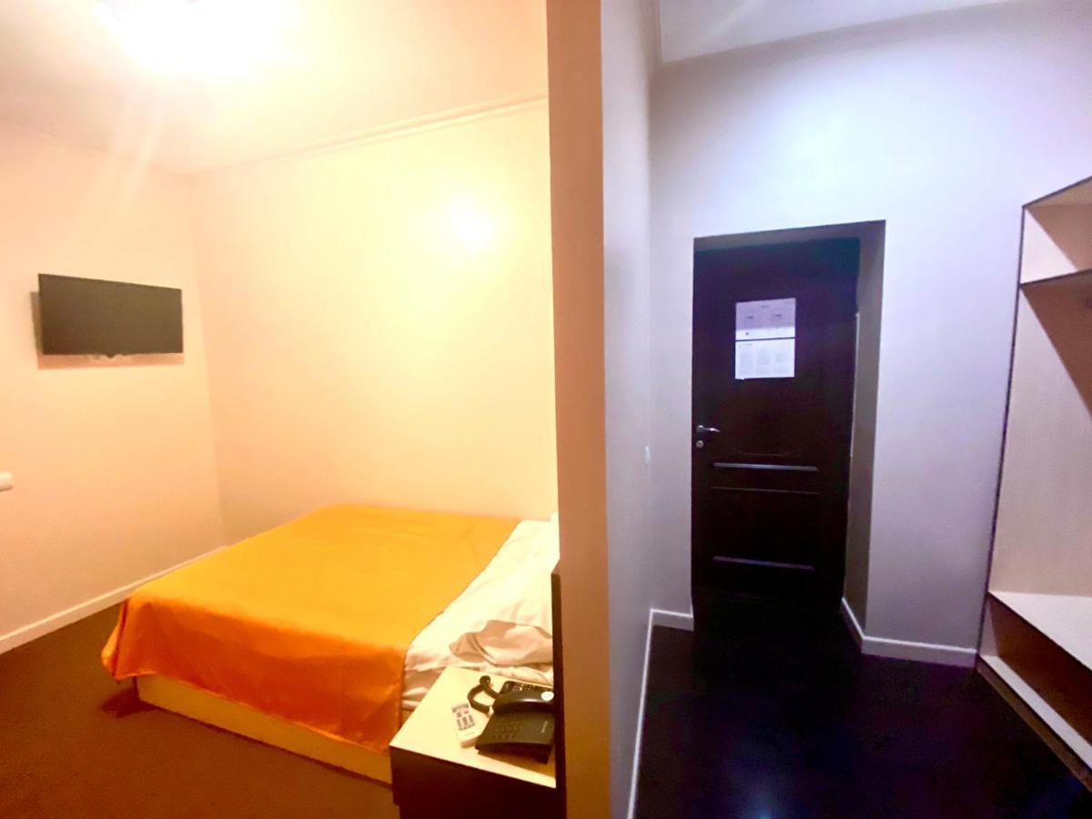 Ulpan Mini Hotel Akmola Esterno foto