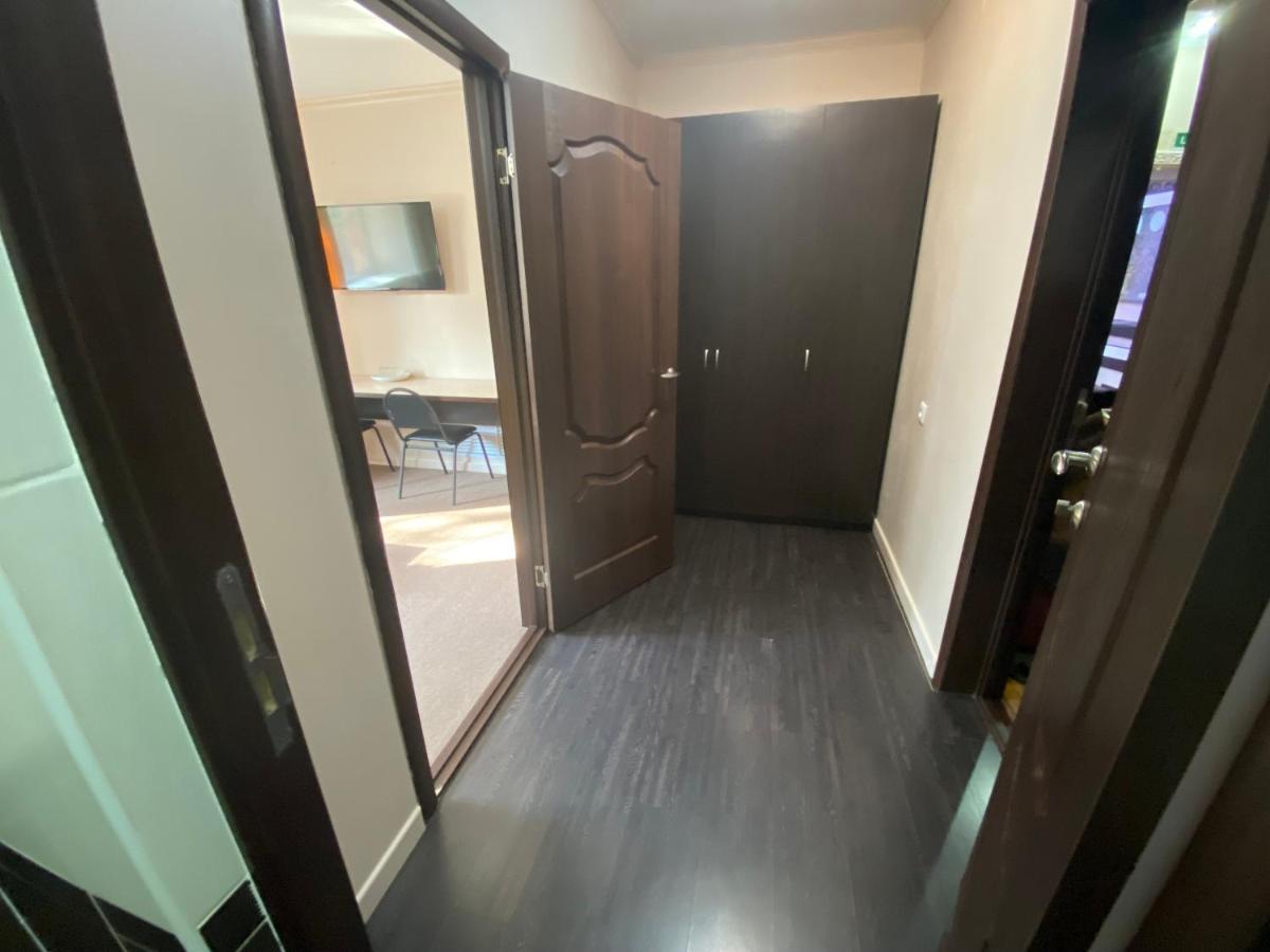 Ulpan Mini Hotel Akmola Esterno foto