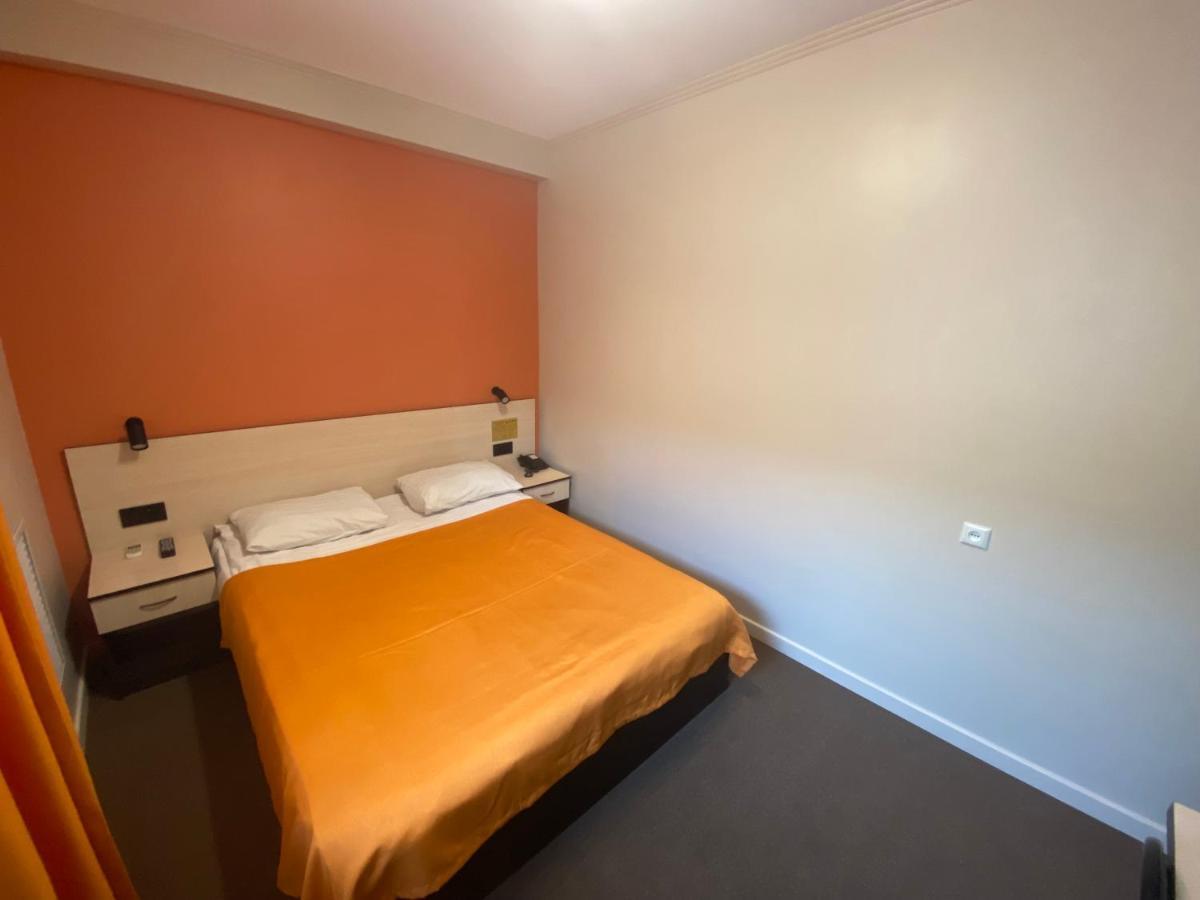 Ulpan Mini Hotel Akmola Esterno foto